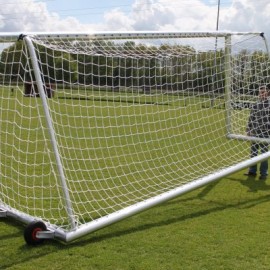 Voetbaldoel ovaal 120x100 gefr. nethaak, verpl. vol gelast, wielen achterzijde