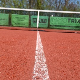 Aanleg allweather kunstgras tennisterrein bij TC Brabo in Schilde - afbeelding