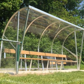 Plaatsing van voetbaldoelen en dug-outs in Steenokkerzeel - afbeelding