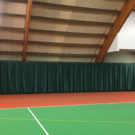 Nieuwe tennishal gordijnen in Hove - afbeelding