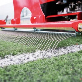 Onderhoud kunstgras sportvelden door Scheepers Sport - afbeelding