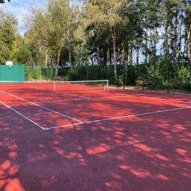 Renovatie van het tennisveld van US ambassade - afbeelding