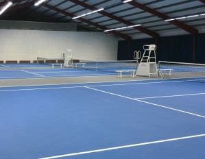 Aanleg van indoor hardcourt tennisterreinen voor Sporting Club Hove